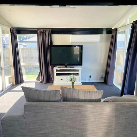 3 Bedroom Family House In Excellent Location ハミルトン エクステリア 写真