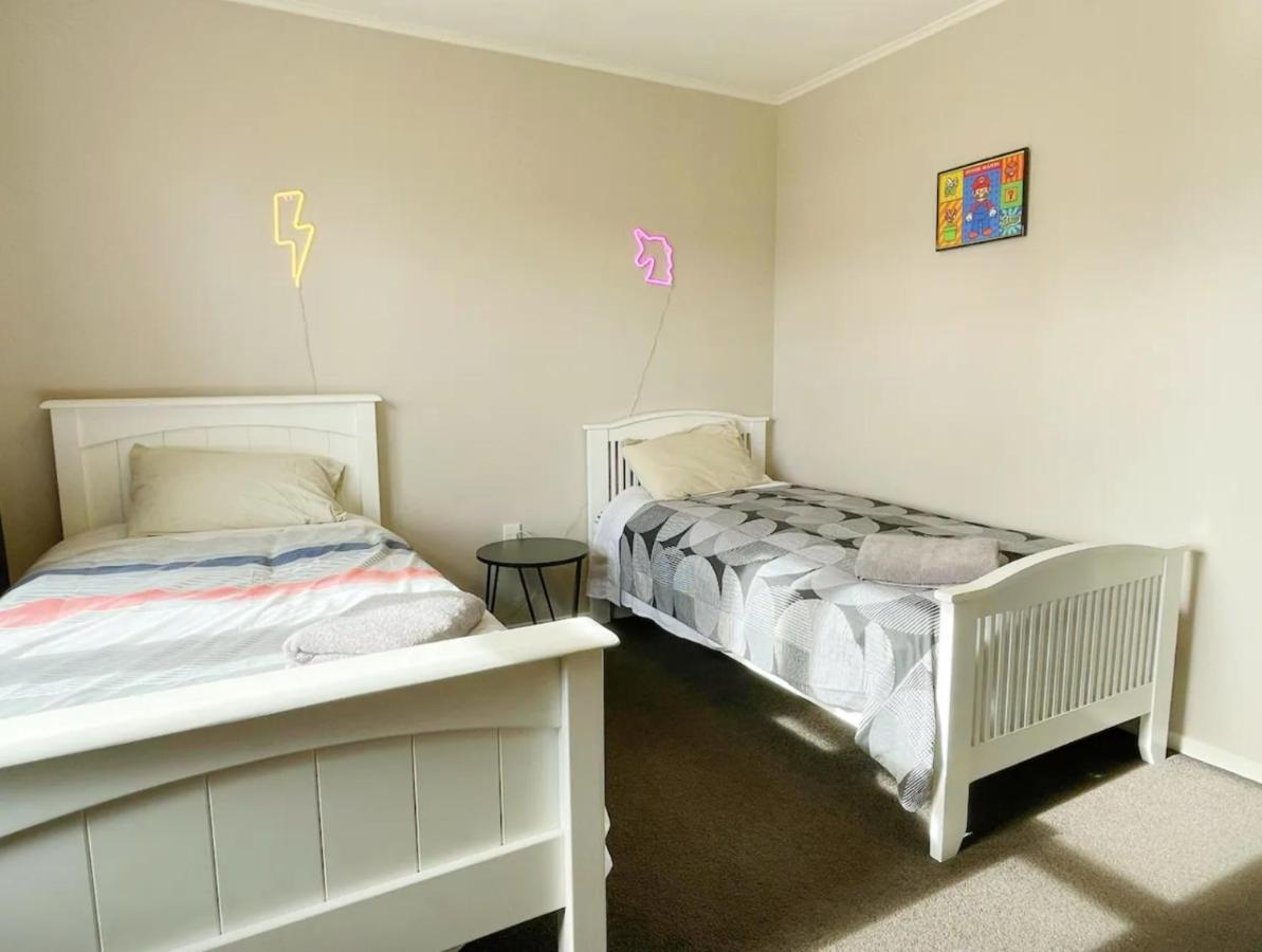 3 Bedroom Family House In Excellent Location ハミルトン エクステリア 写真