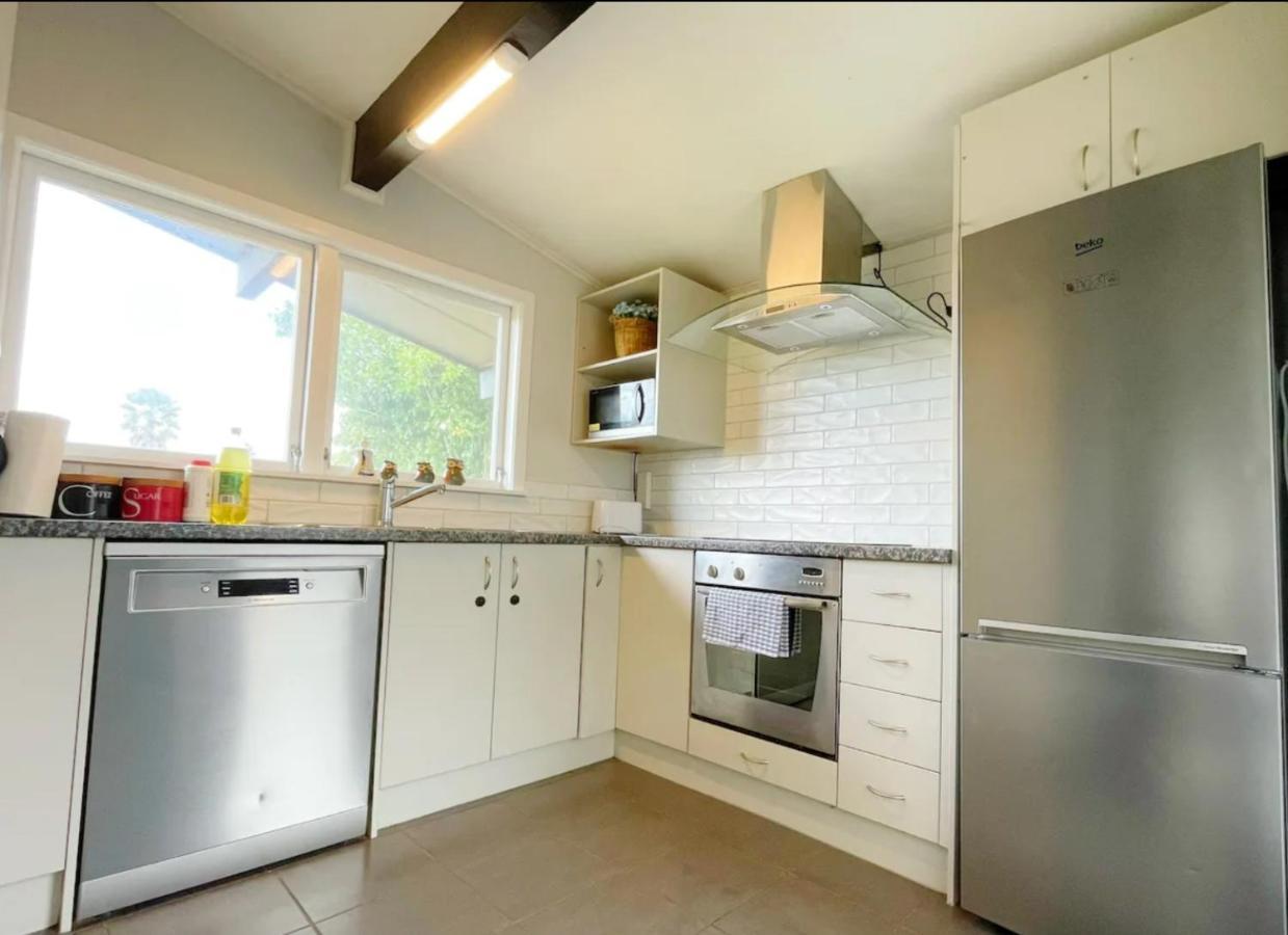 3 Bedroom Family House In Excellent Location ハミルトン エクステリア 写真