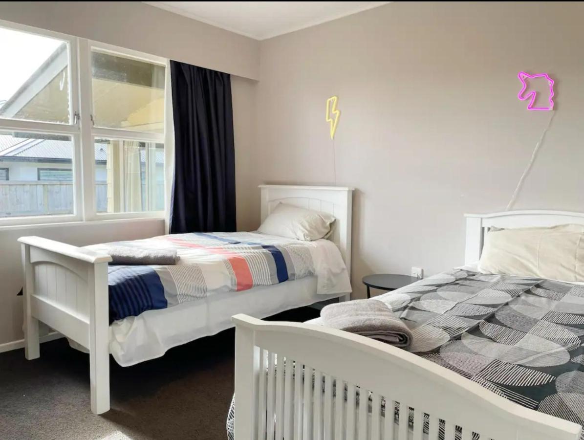 3 Bedroom Family House In Excellent Location ハミルトン エクステリア 写真